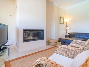 TV - Chalet "Sacoma" mit Garten, Grill und Terrasse by Interhome (Caimari)