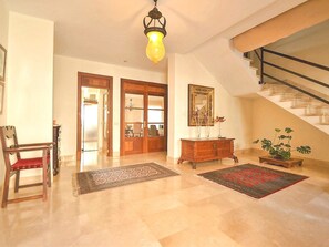 Interior - Chalet "Sacoma" mit Garten, Grill und Terrasse by Interhome (Caimari)