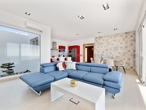 TV, DVD player - Villa Suite Isabela mit beheiztem Pool by Interhome (Tías)