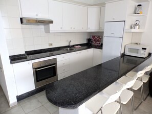 Private kitchen - mit Balkon und Meerblick by Interhome (El Médano)