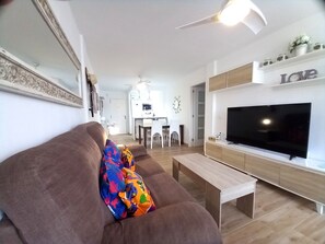 TV - "Lagos de Miramar Deluxe by Interhome (El Médano)