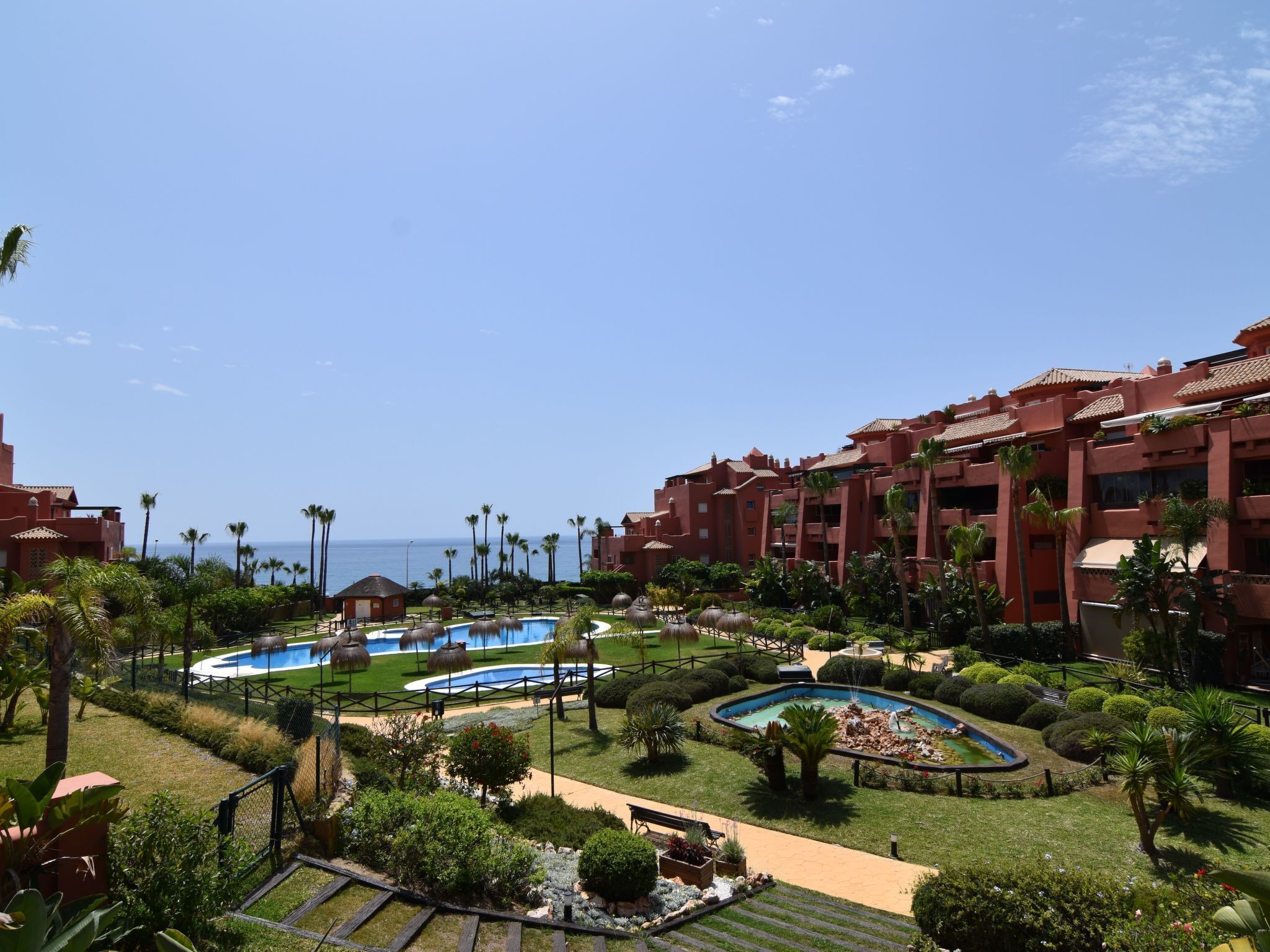 المنطقة المحيطة بالمنشأة