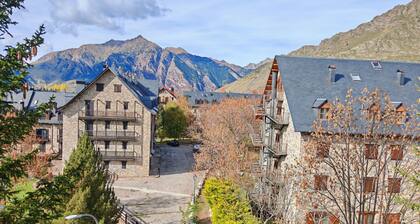 Duplex Muntanyó 2 mit Balkon und Blick auf den Berg Vall de Boí by Interhome