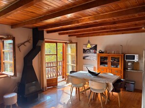 Dining - Schöne Triplex mit Garten und Wifi Puig Falcó 1 Vall de Boí by Interhome (Caldes de Boi)