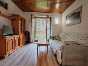 Living area - Erdgeschosswohnung mit Garten Isard 3 Vall de Boí by Interhome (Caldes de Boi)