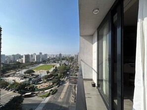 Property grounds - Luxury apartment with swimming pool and jacuzzi (Lima)