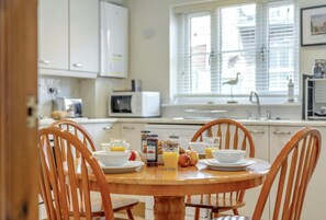 Dining - 3 Bed in Whitby (oc-w303) (East Crescent)