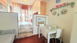 Dining - HALIFAX by Interhome (Comacchio)