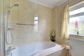 Towels - 3 Bed in Llandysul (oc-was200) (Llandysiliogogo)