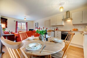 Dining - 2 Bed in Pwllheli (oc-nythyw) (Llanengan)
