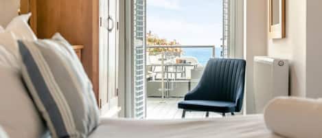 Iron/ironing board, travel crib, free WiFi, bed sheets