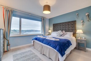Iron/ironing board, travel cot, free WiFi, bed sheets - 2 Bed in Looe (oc-l10082) (Looe)