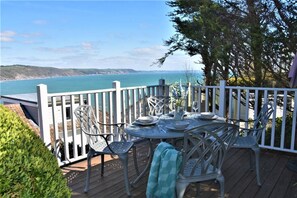 Outdoor dining - 2 Bed in Looe (oc-l10082) (Looe)