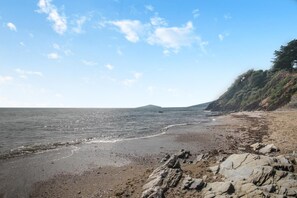 Beach - 2 Bed in Looe (oc-l00055) (Trelawne)