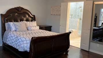 5 bedrooms, iron/ironing board, free WiFi, bed sheets