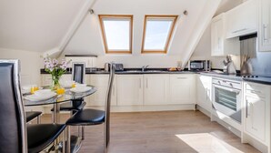 Unclassified image, 4 of 26, button - 2 Bed in Looe (oc-l30011) (Looe)