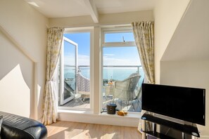 TV - 2 Bed in Looe (oc-l30011) (Looe)