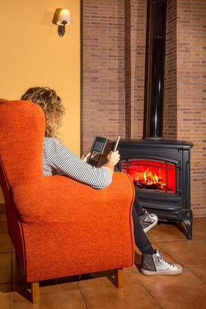 Interior - mit Grill by Interhome (Fresneda de la Sierra Tiron)