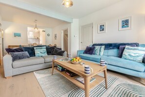 TV - 4 Bed in Fowey (oc-chview) (Fowey)
