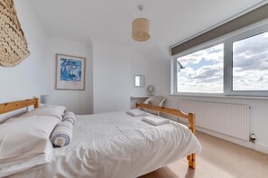 4 chambres, fer et planche à repasser, accès au Wi-Fi (inclus)