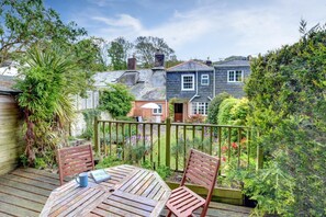 Outdoor dining - 3 Bed in Looe (oc-l10030) (Hessenford)