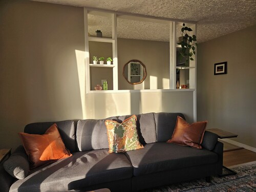 Cozy three bedroom bungalow in the center of town