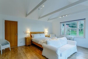 Iron/ironing board, travel cot, free WiFi, bed sheets - 5 Bed in Polruan (oc-ccmead) (Fowey)