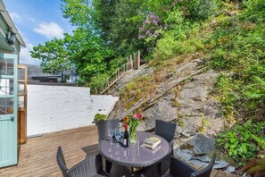 Outdoor dining - 2 Bed in Fowey (oc-ccoun2) (Fowey)