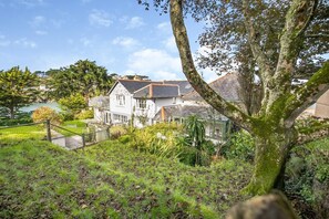 Property grounds - 2 Bed in Polruan (oc-cgart2) (Fowey)