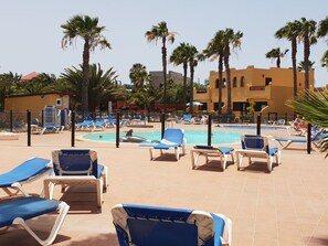 Pool - Appartement 'Oasis Royal 3 piscinas' by Interhome (Corralejo)