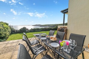 Outdoor dining - 4 Bed in Polruan (oc-csclif) (Fowey)