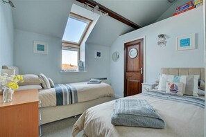 Iron/ironing board, travel cot, free WiFi, bed sheets - 2 Bed in Fowey (oc-ccgree) (Fowey)