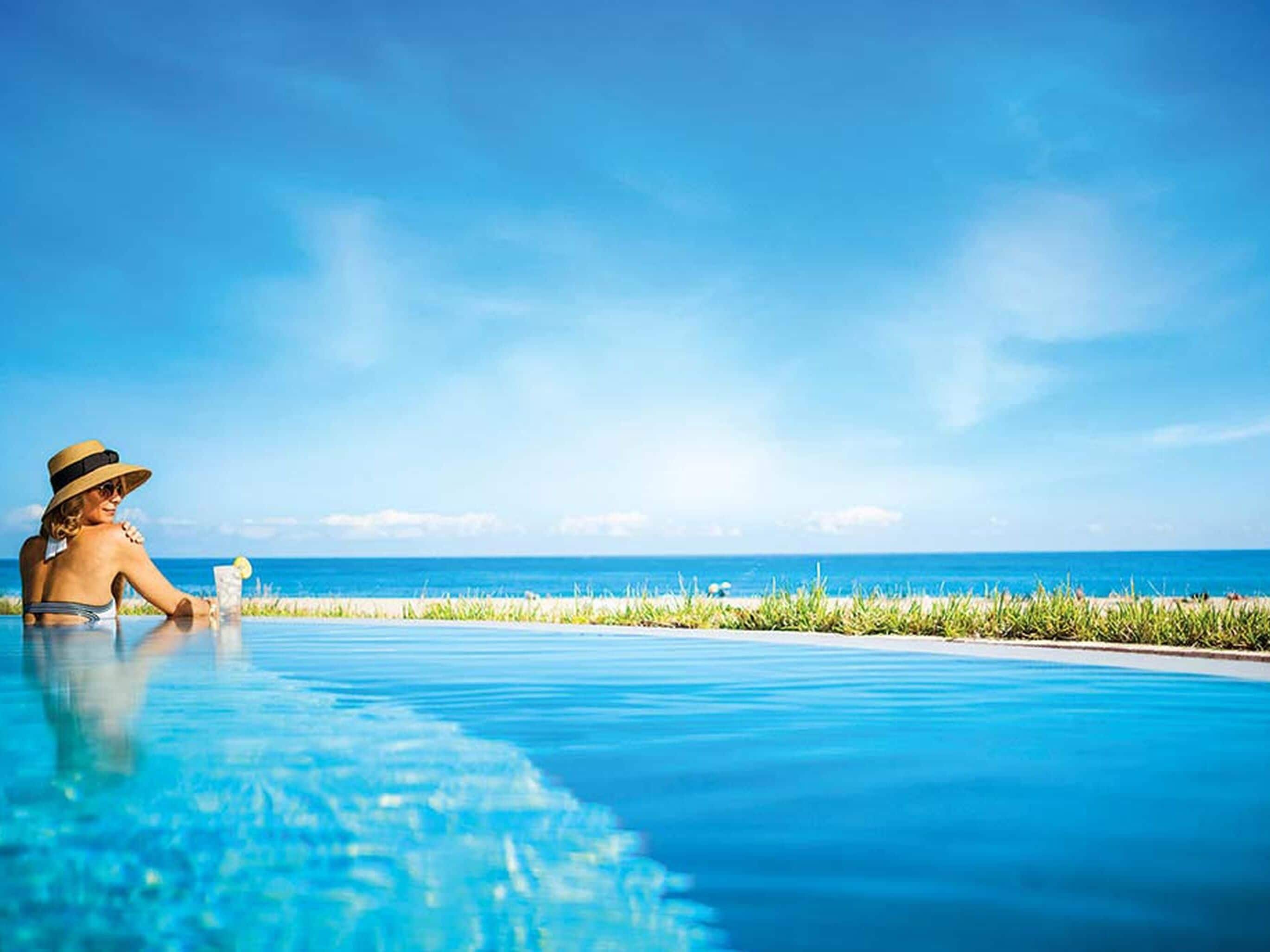 حمّام سباحة خارجي، حمّام سباحة مُدفَّأ