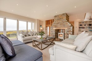 TV, fireplace - 4 Bed in Porthtowan (oc-pc718a) (Porthtowan)