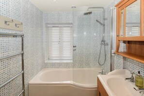 Towels - 3 Bed in Looe (oc-l10098) (Looe)