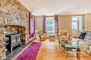 TV - 2 Bed in Llandysul (oc-was280) (Rhydlewis)