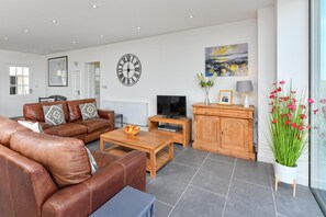TV - 5 Bed in Pwllheli (oc-dolwen) (Llanbedrog)