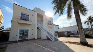 Exterior - NEW! * Pool * 1st Floor * 75 yards to Beach * Value (South Padre Island)