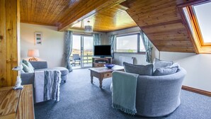 Living area - 4 Bed in Moelfre (oc-wai202) (Moelfre)