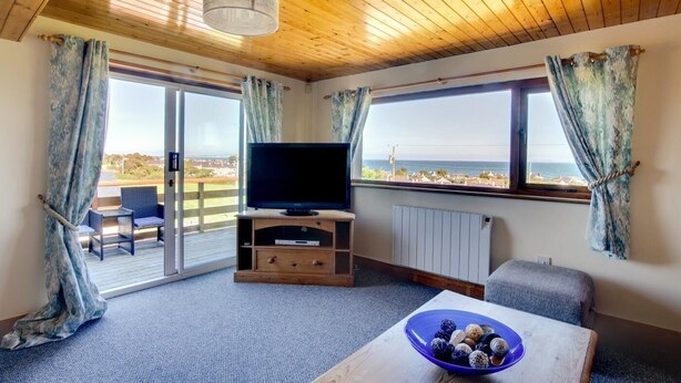 Living area - 4 Bed in Moelfre (oc-wai202) (Moelfre)