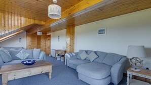 Living area - 4 Bed in Moelfre (oc-wai202) (Moelfre)