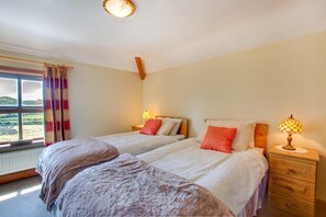 3 bedrooms, iron/ironing board, free WiFi, bed sheets - 3 Bed in Caernarfon (oc-wag443) (Llanfaglan)