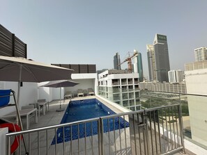 شرفة على السطح