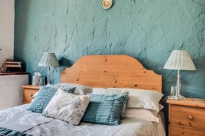 Bügeleisen/Bügelbrett, Reisekinderbett, kostenloses WLAN, Bettwäsche