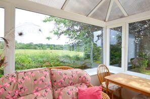 Interior - 3 Bed in Llanfairpwllgwyngyll (oc-wai194) (Brynsiencyn)