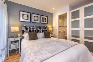 5 Schlafzimmer, Bügeleisen/Bügelbrett, kostenloses WLAN