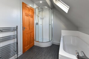 Bathroom - 3 Bed in Pwllheli (oc-243cae) (Abersoch)