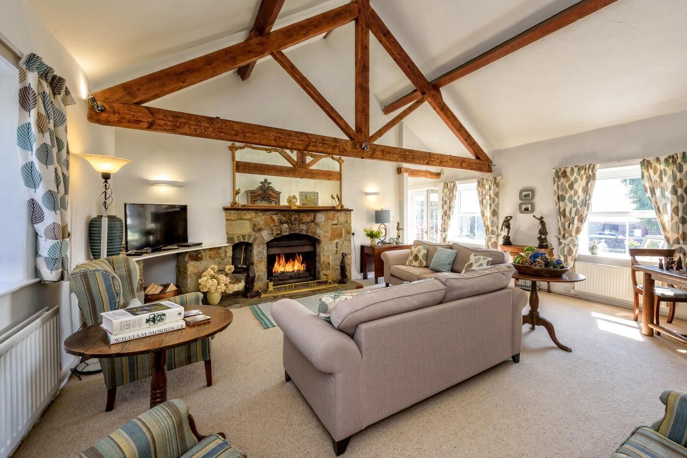 Télévision, cheminée