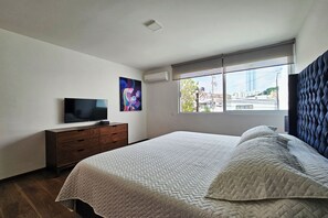 Desk, iron/ironing board, travel cot, free WiFi - Casa Yvi Chapalita Guadalajara (Guadalajara)