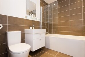 Bathroom - 4 Bed in Pwllheli (oc-8taidy) (Abersoch)